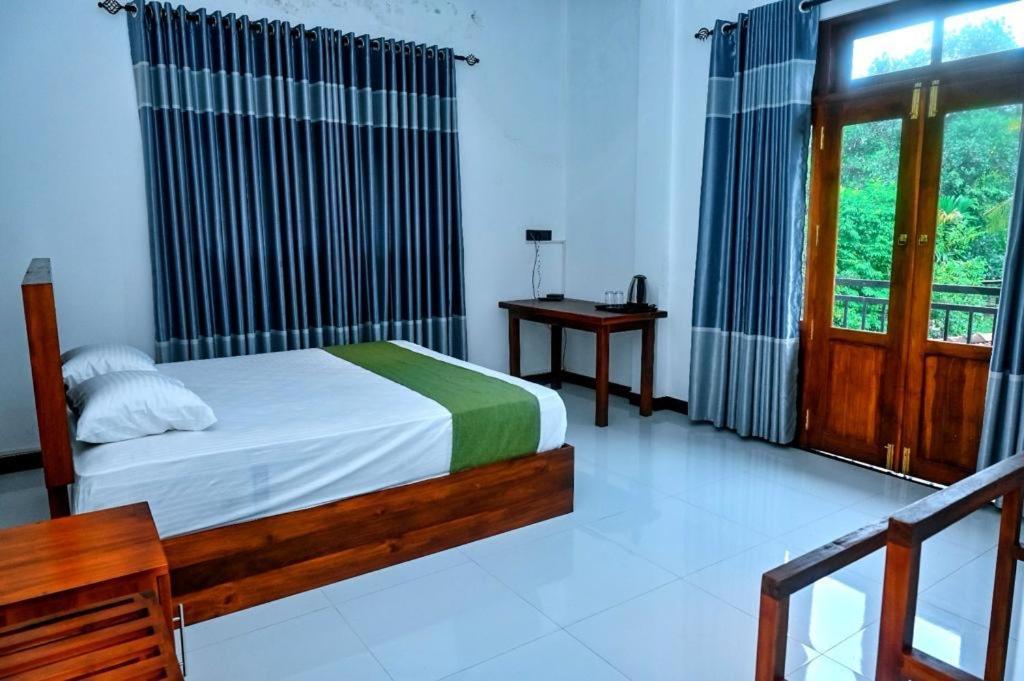Emerald Home Stay 아누라다푸라 외부 사진