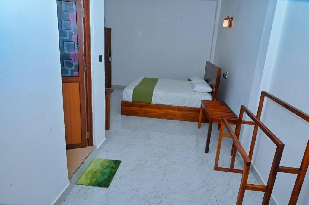 Emerald Home Stay 아누라다푸라 외부 사진