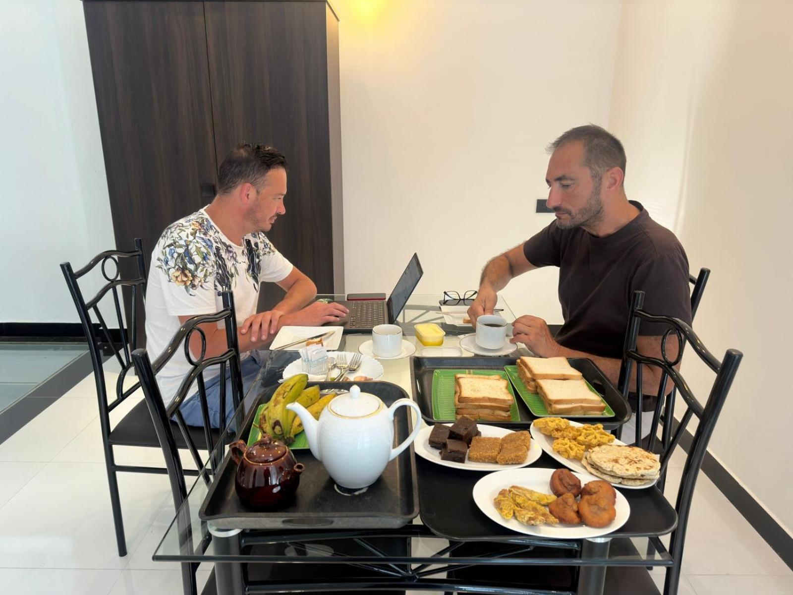 Emerald Home Stay 아누라다푸라 외부 사진
