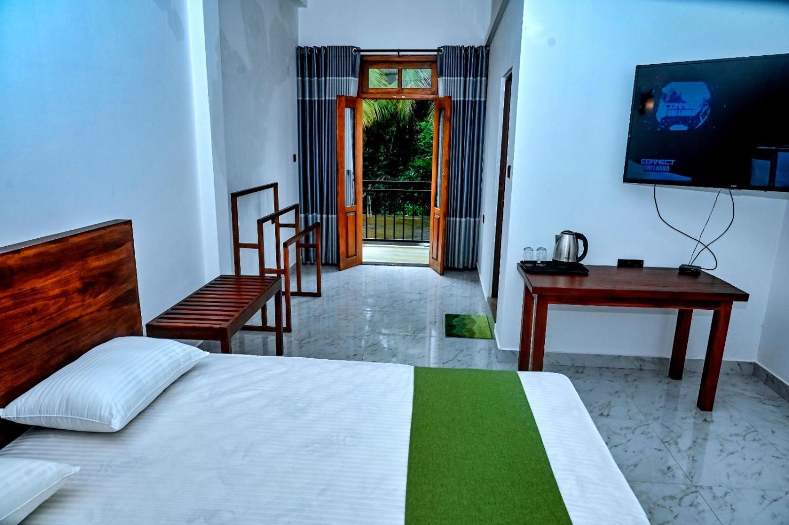 Emerald Home Stay 아누라다푸라 외부 사진