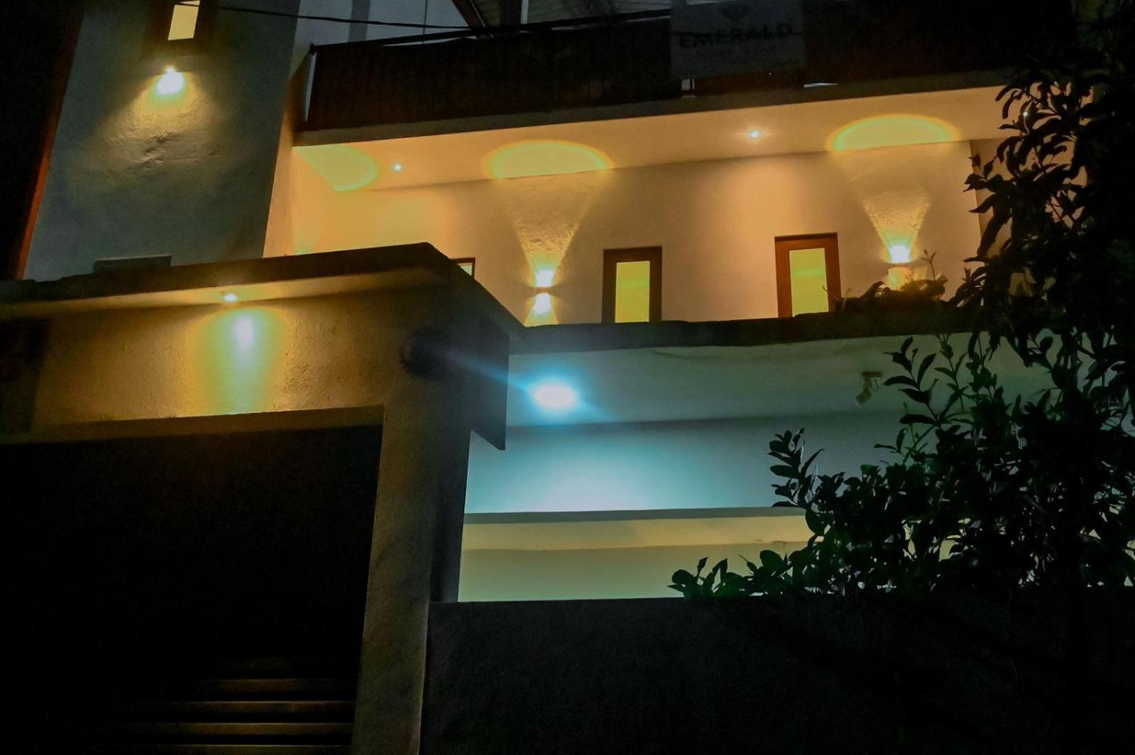 Emerald Home Stay 아누라다푸라 외부 사진